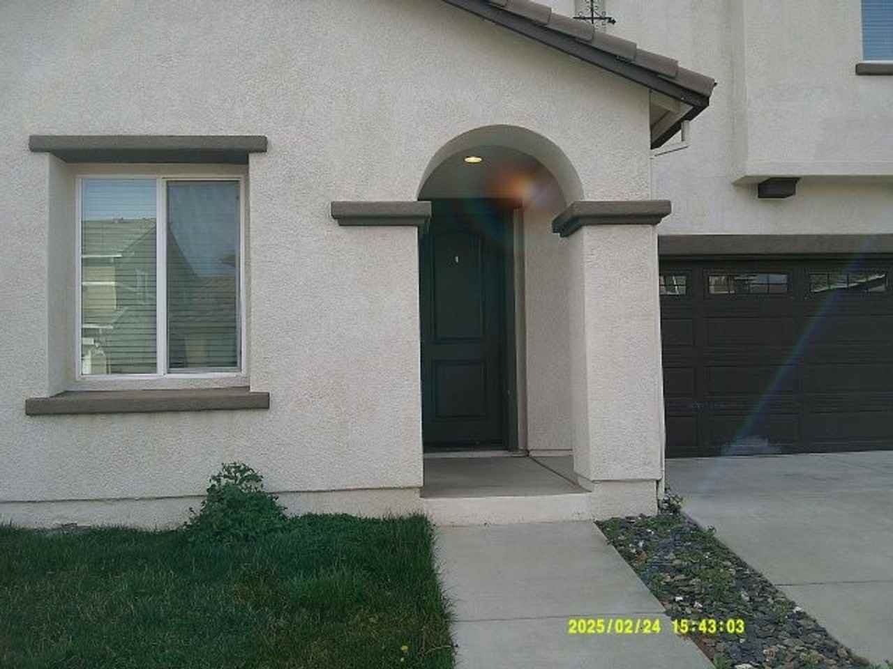 1135 Dartmouth Cir - Photo 3 of 32