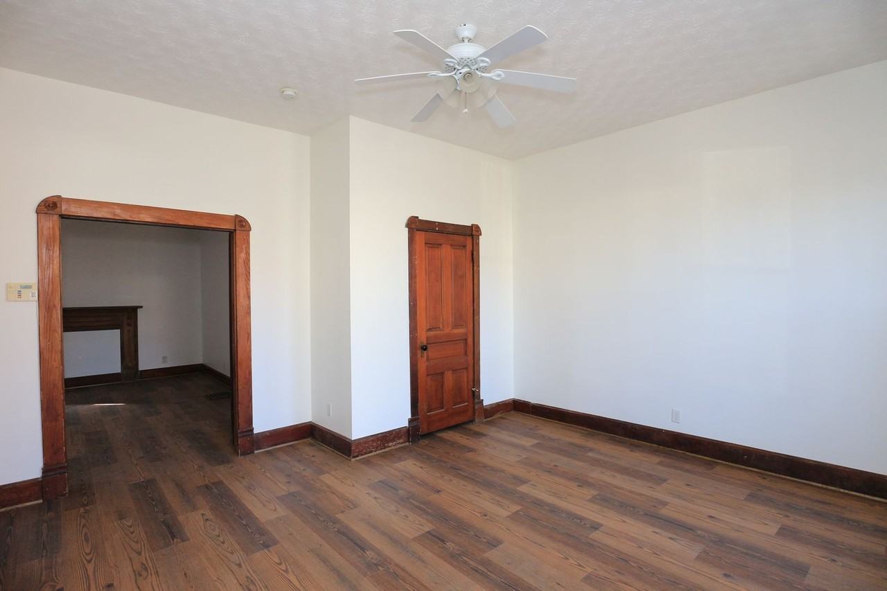 401 Lincoln St - Photo 7 of 18