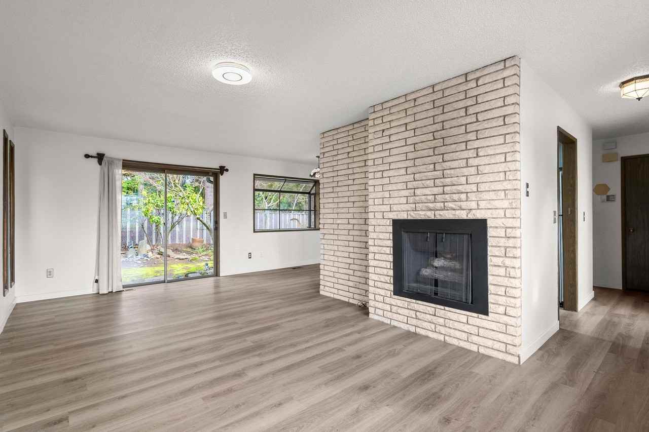 16815 Ne Glisan St - Photo 3 of 19