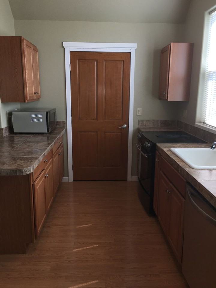 2781 Spring Blvd #A - Photo 7 of 20