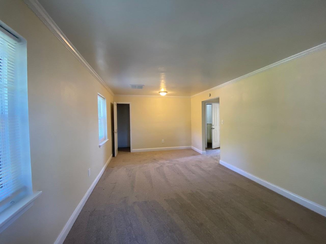 Riverfront Park Apartments - Photo 4 of 22