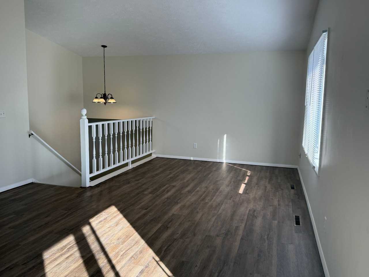 5 Starlight Ct - Photo 3 of 17