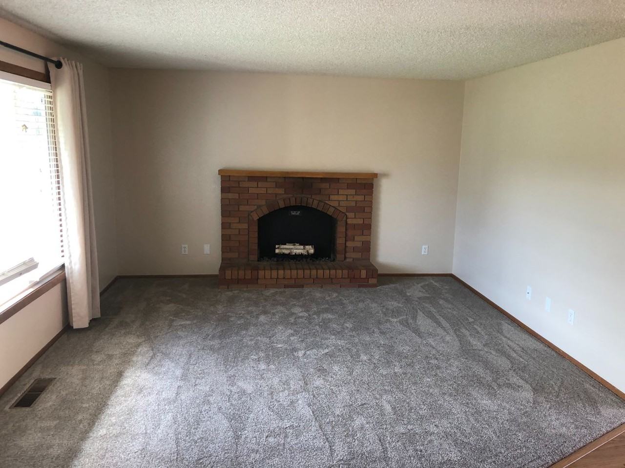 4823 Settlers Dr Ne - Photo 4 of 18