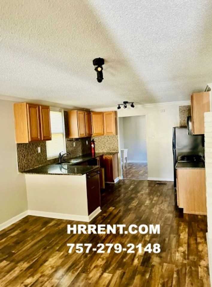 8255 Simons Dr - Photo 3 of 19