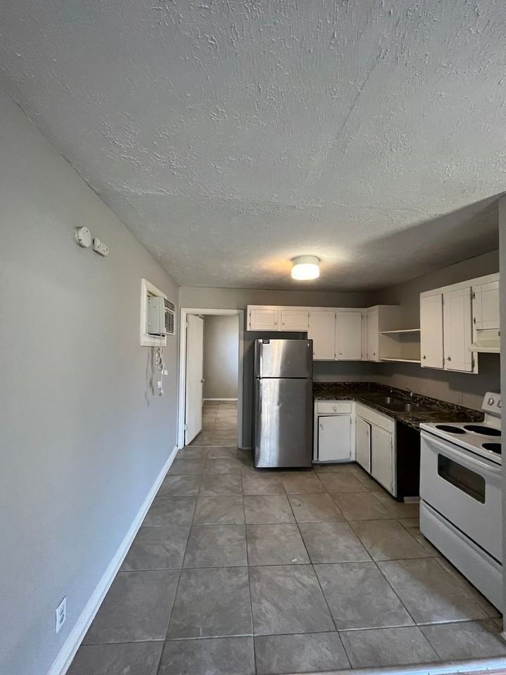 5114 Linbar Dr - Photo 2 of 8