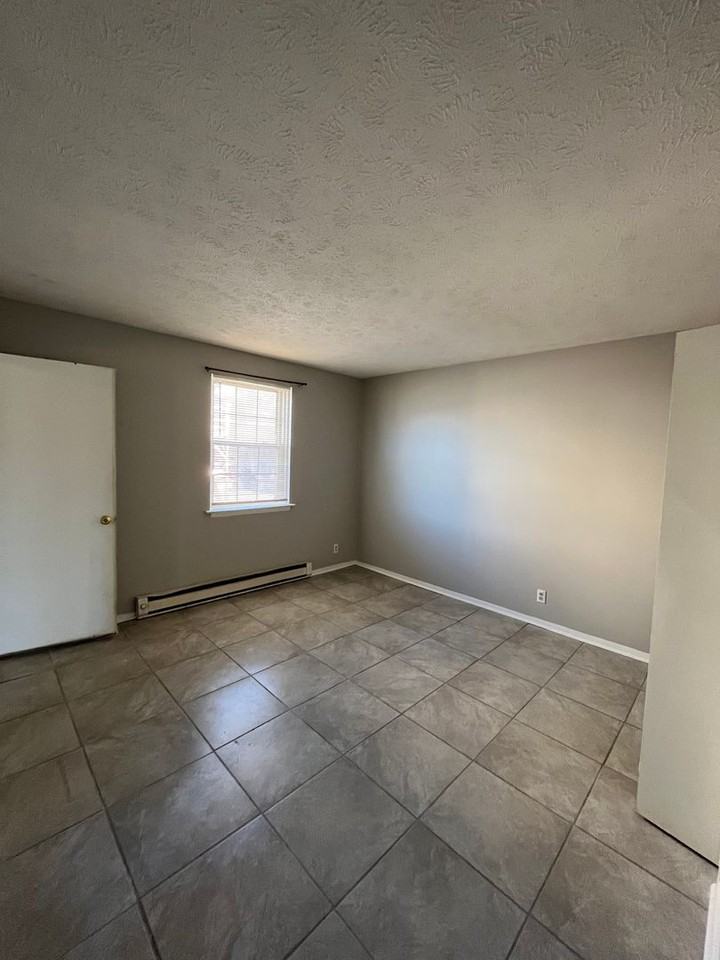 5114 Linbar Dr - Photo 3 of 8