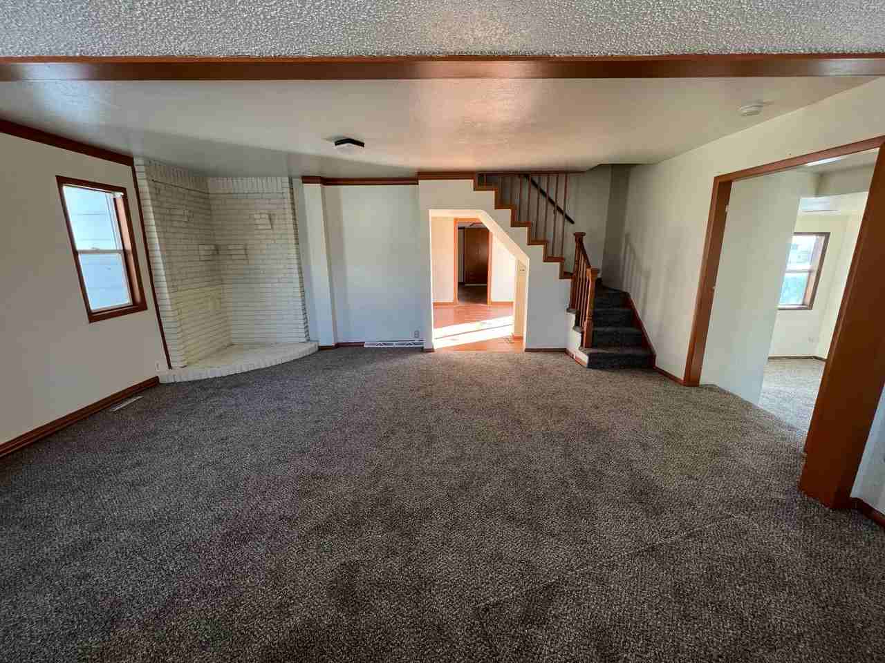 1216 Harrison Ave - Photo 4 of 27