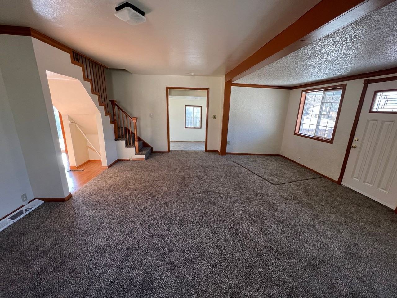 1216 Harrison Ave - Photo 5 of 27