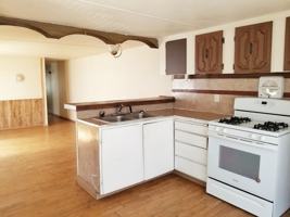 featured image of 2903 Ne Riverside Ave #9