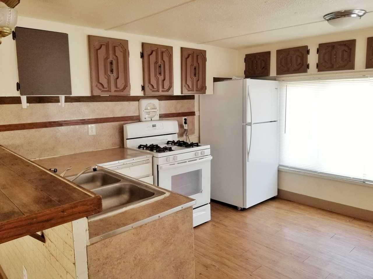 2903 Ne Riverside Ave #9 - Photo 2 of 7