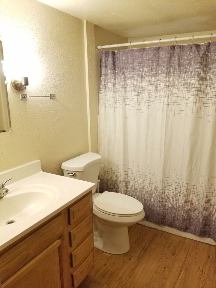 2903 Ne Riverside Ave #9 - Photo 3 of 7