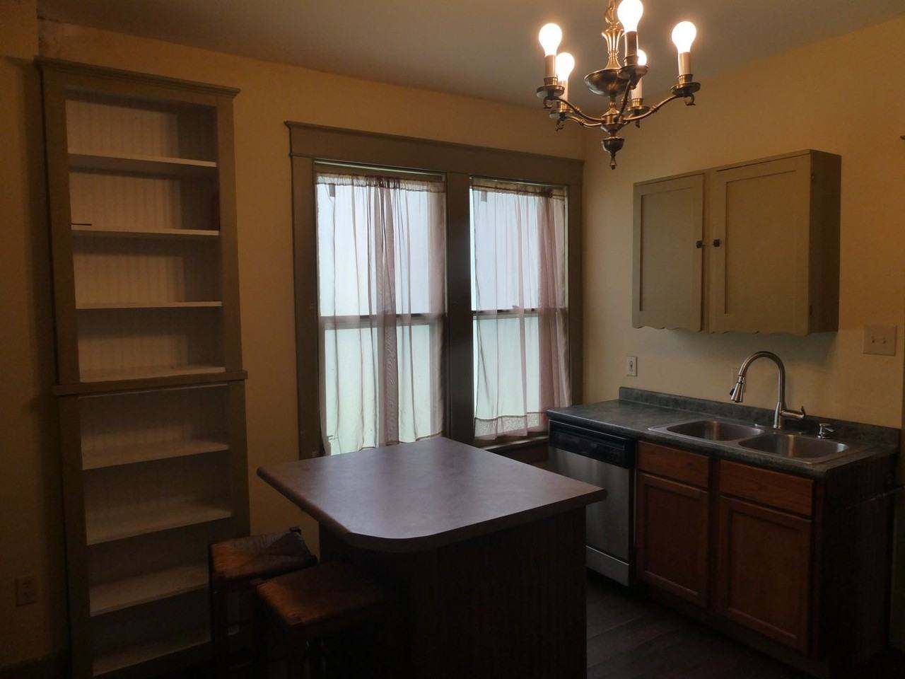 402 N 8th St - Photo 7 of 17