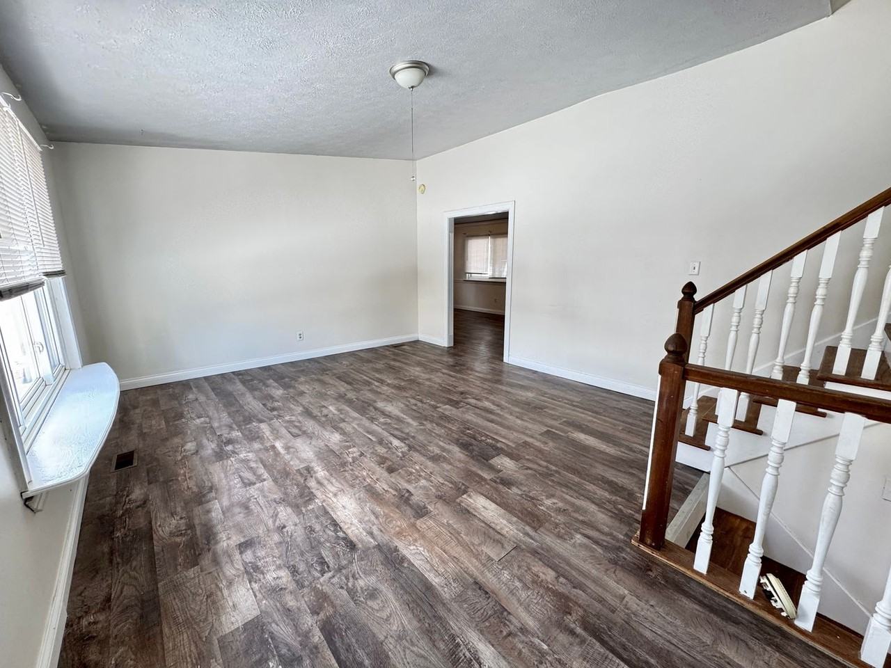 5508 Meckes Ln - Photo 3 of 22