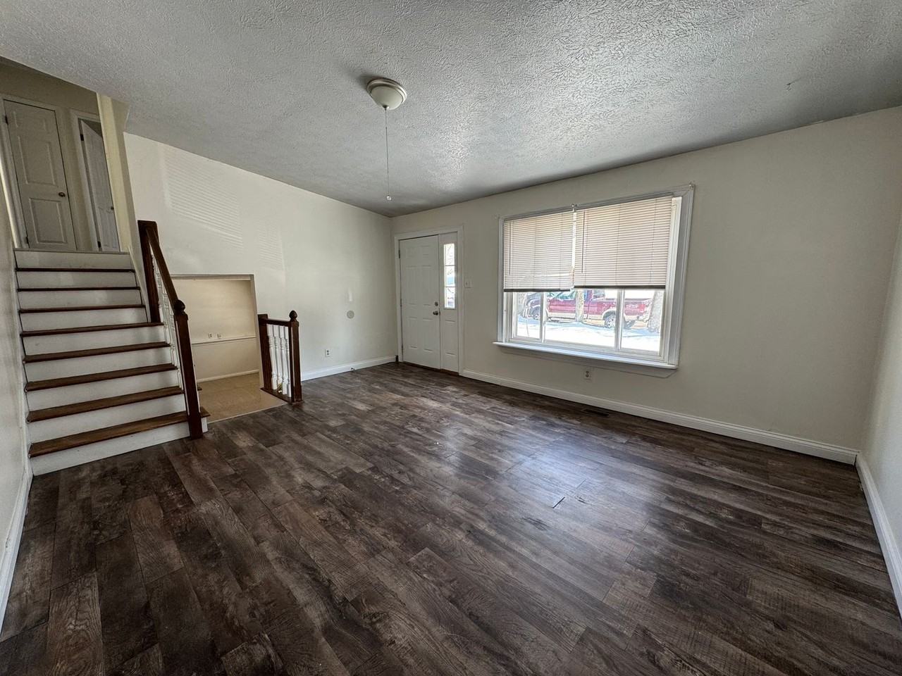 5508 Meckes Ln - Photo 5 of 22