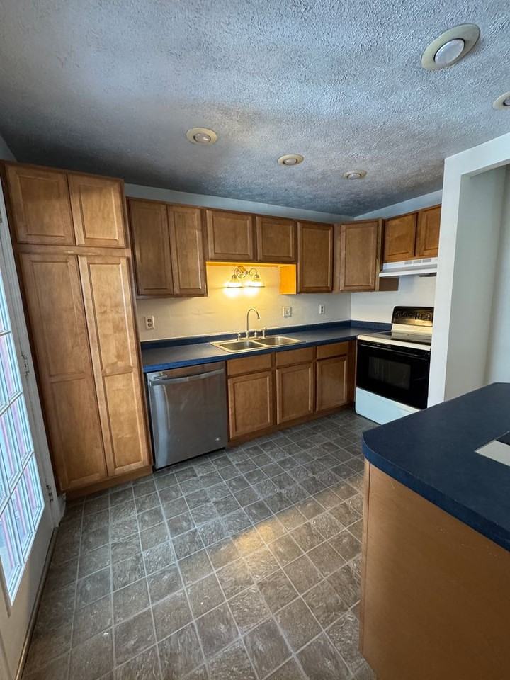 5508 Meckes Ln - Photo 7 of 22