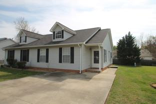 1077 Farm Pond Ln - Photo 1 of 1
