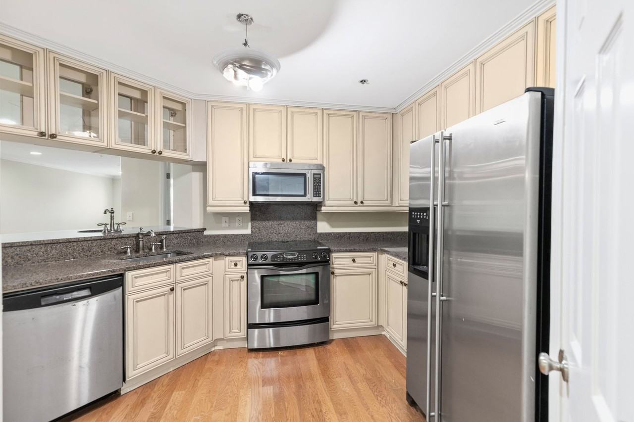 145 E Magnolia Ave #308 - Photo 2 of 17