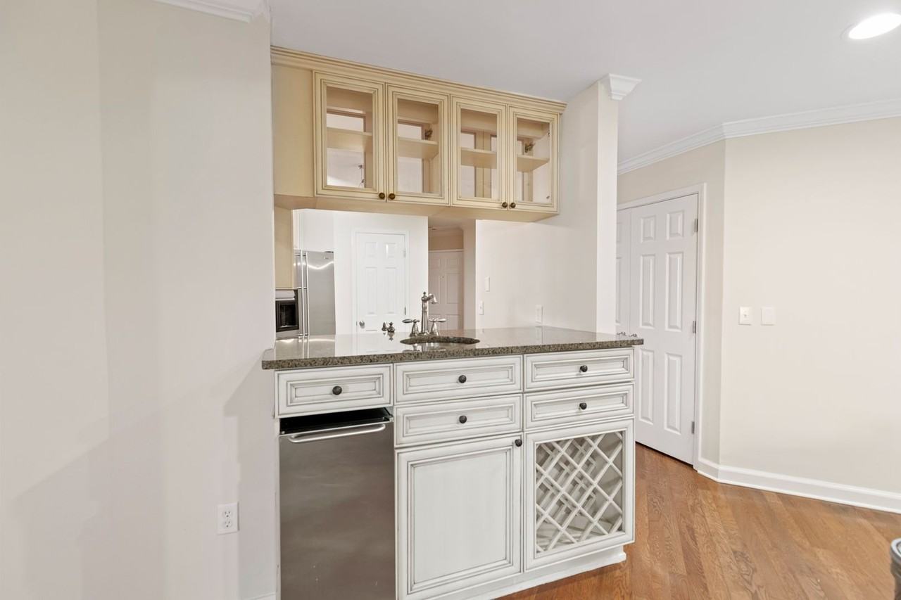 145 E Magnolia Ave #308 - Photo 6 of 17