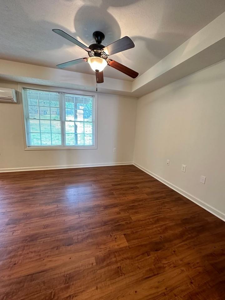 1463 Taylor Grove Ln #1 - Photo 5 of 8