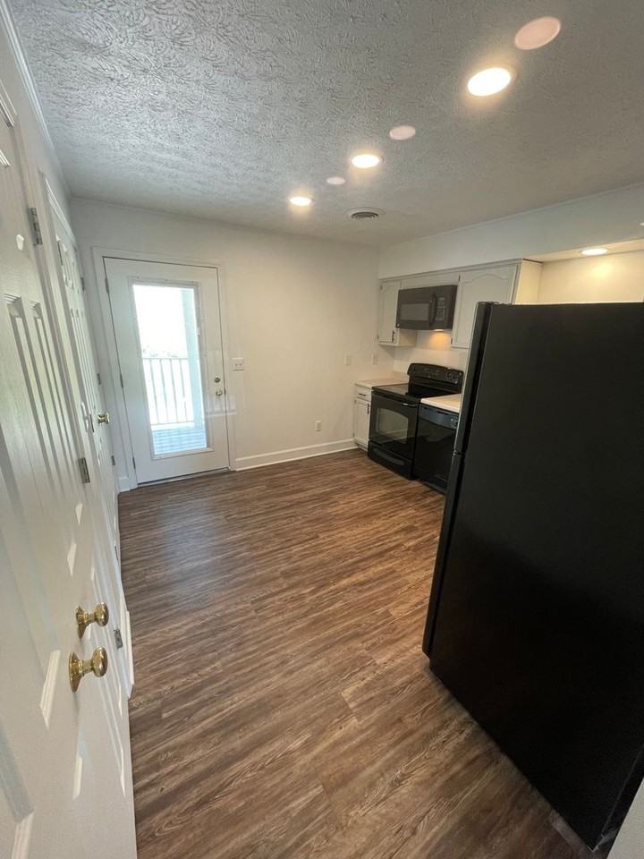 Townhomes & Flats at MSU - Photo 6 of 14