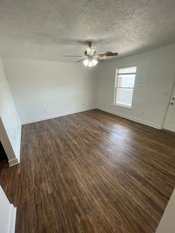 Townhomes & Flats at MSU - Photo 7 of 14