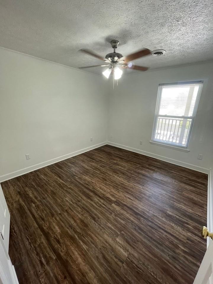 Townhomes & Flats at MSU - Photo 4 of 16