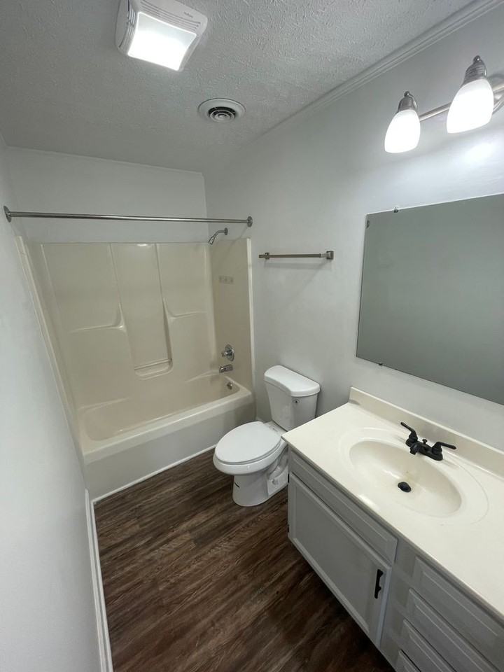 Townhomes & Flats at MSU - Photo 5 of 16