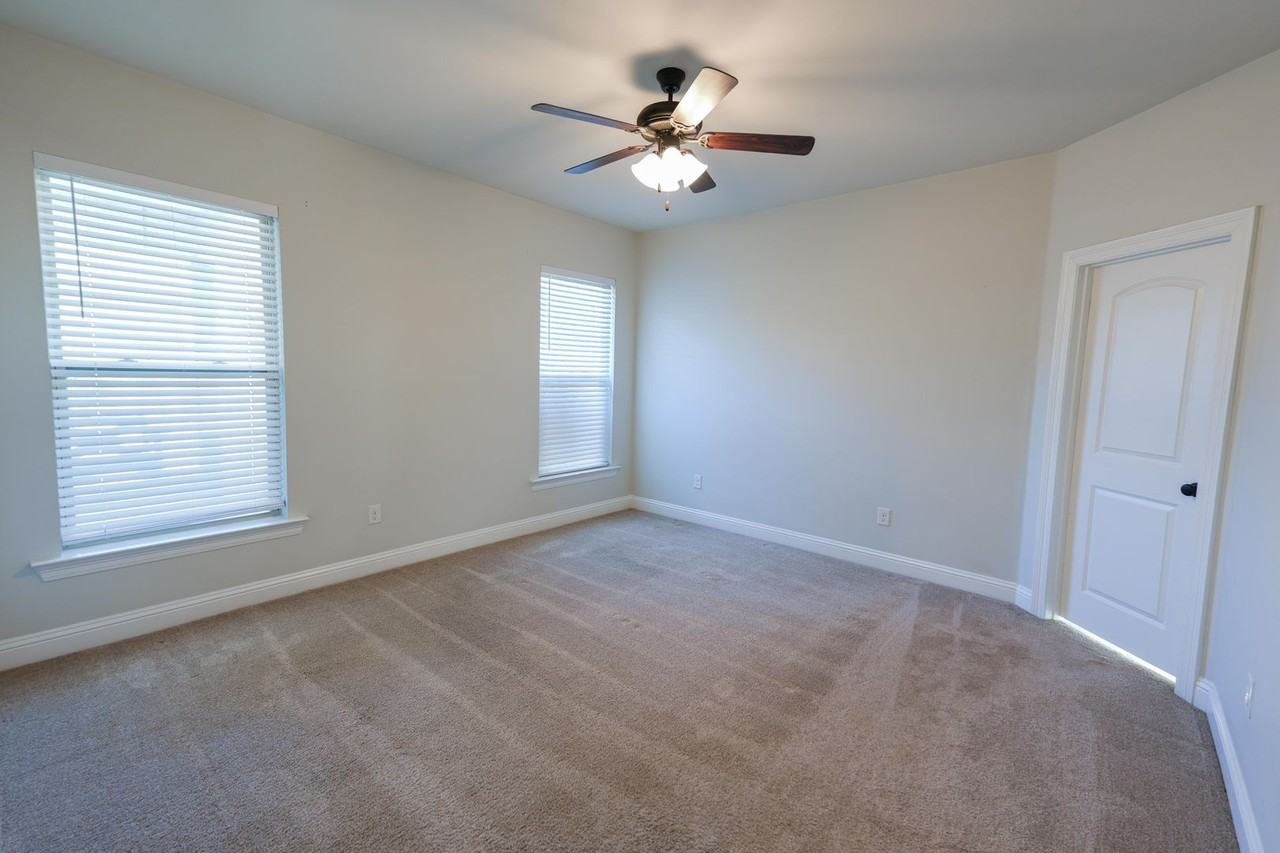 357 Coppice Pl - Photo 5 of 10