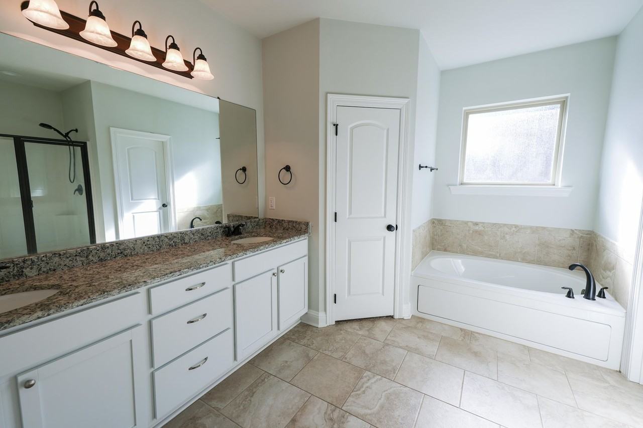 357 Coppice Pl - Photo 6 of 10