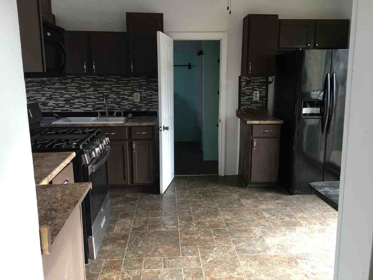 105 Willow St - Photo 3 of 16