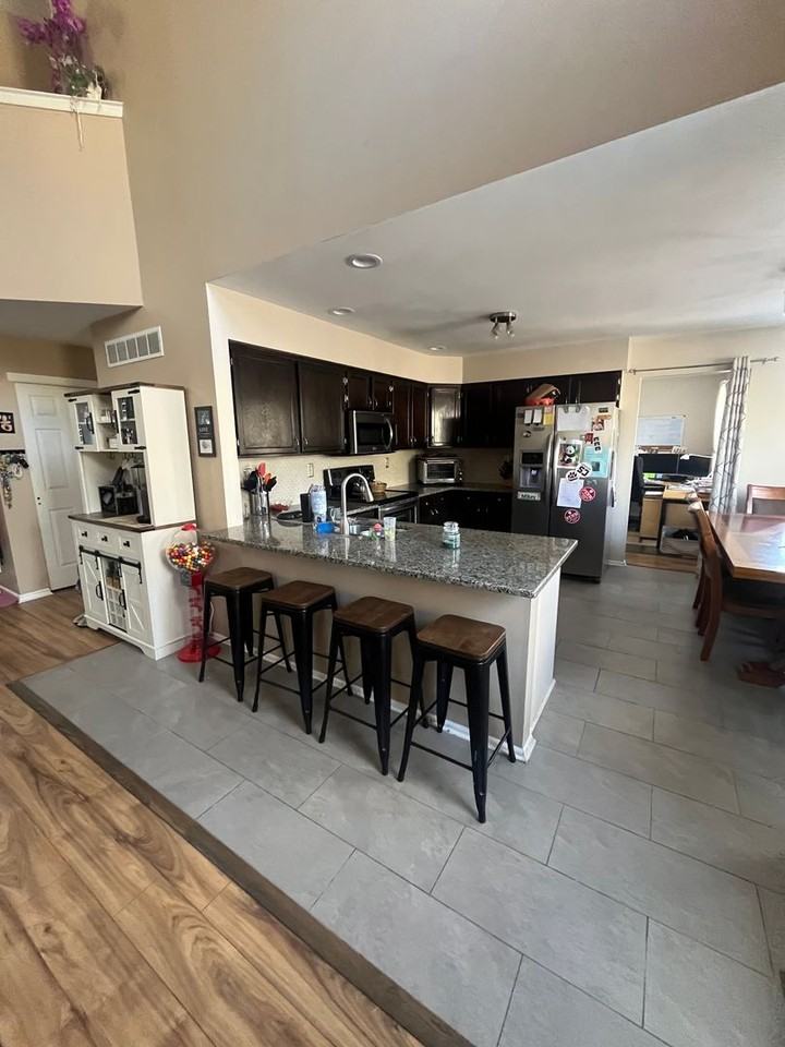 4217 Miladies Ln - Photo 3 of 33