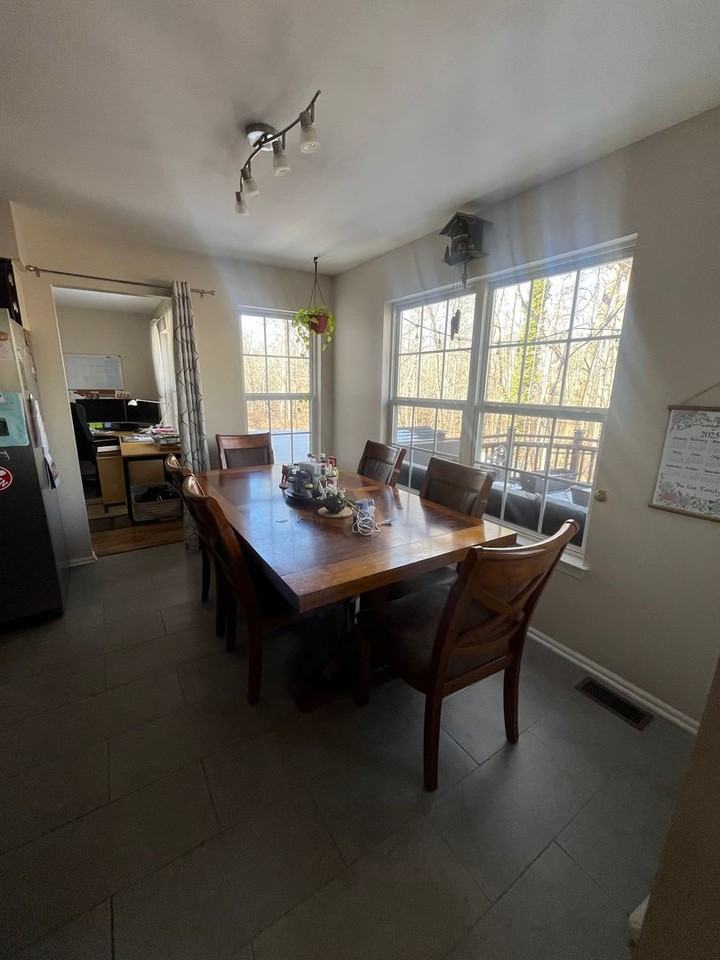 4217 Miladies Ln - Photo 6 of 33