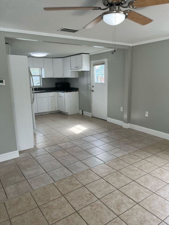 4412 Plum St - Photo 7 of 14