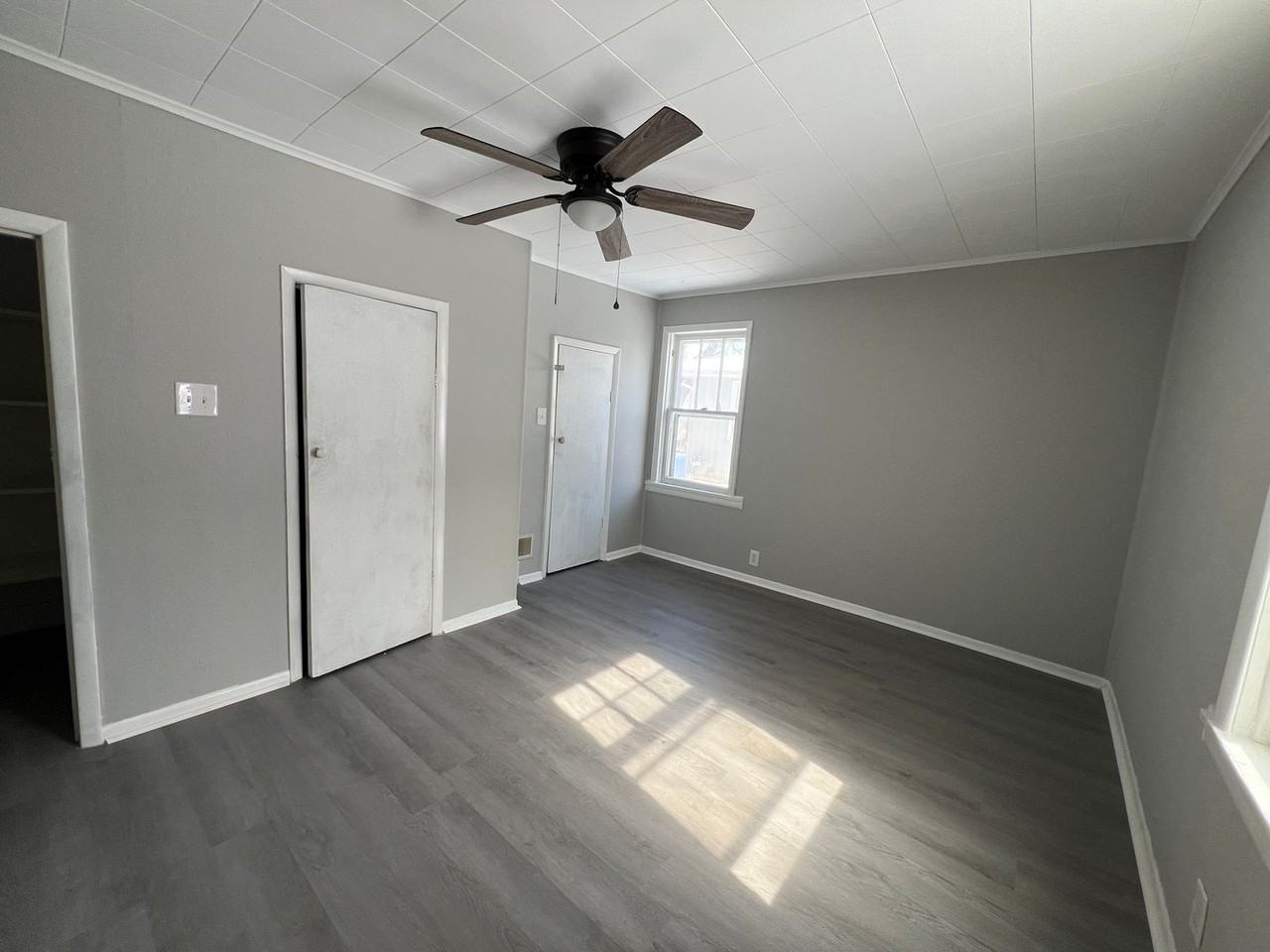 216 W Dolman St - Photo 6 of 12