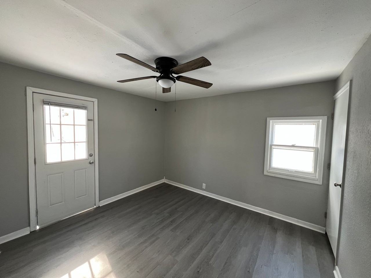 216 W Dolman St - Photo 7 of 12