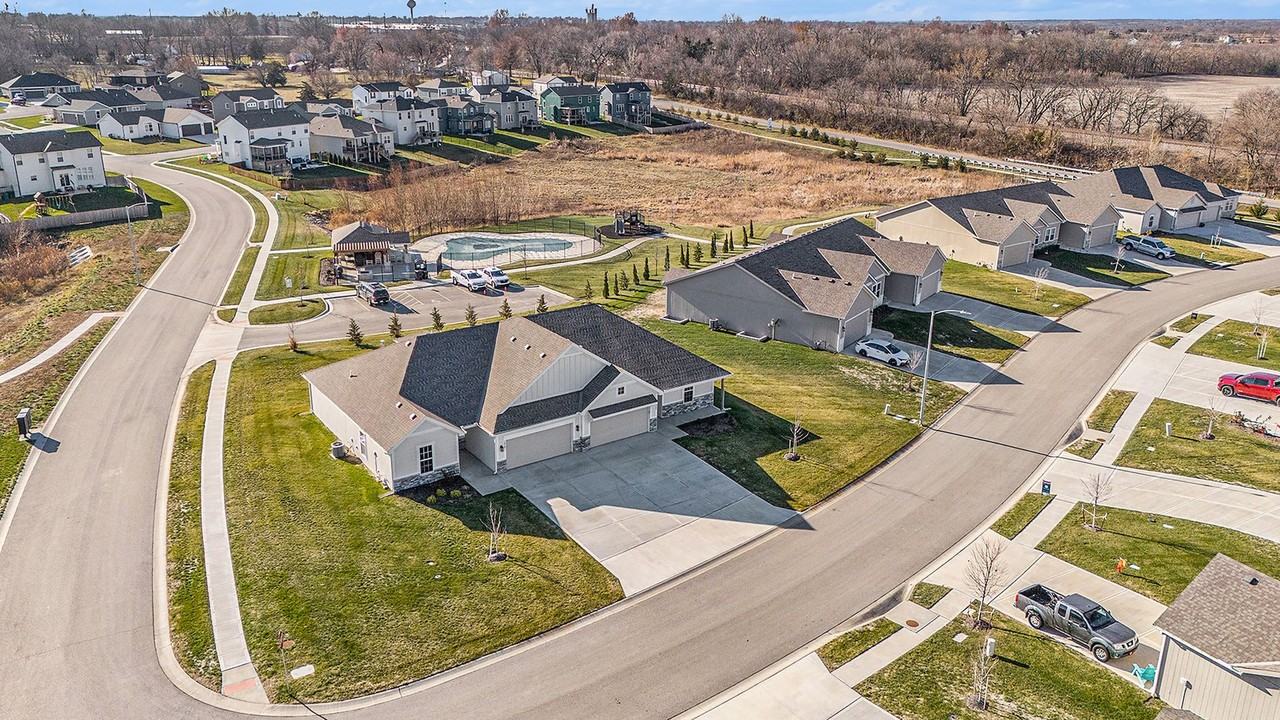 19703 W 196th St - Photo 2 of 26