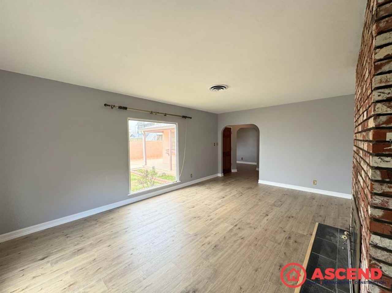 1602 Haldon St - Photo 3 of 11