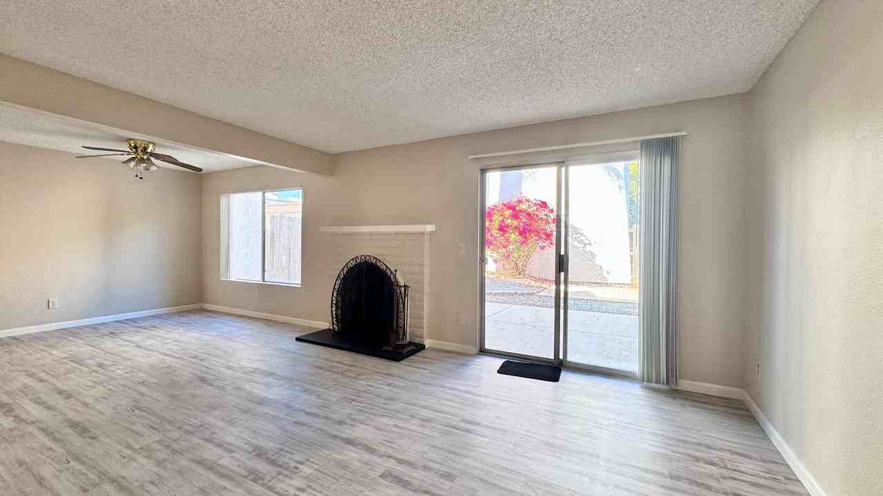 9847 Genesee Ave - Photo 6 of 34