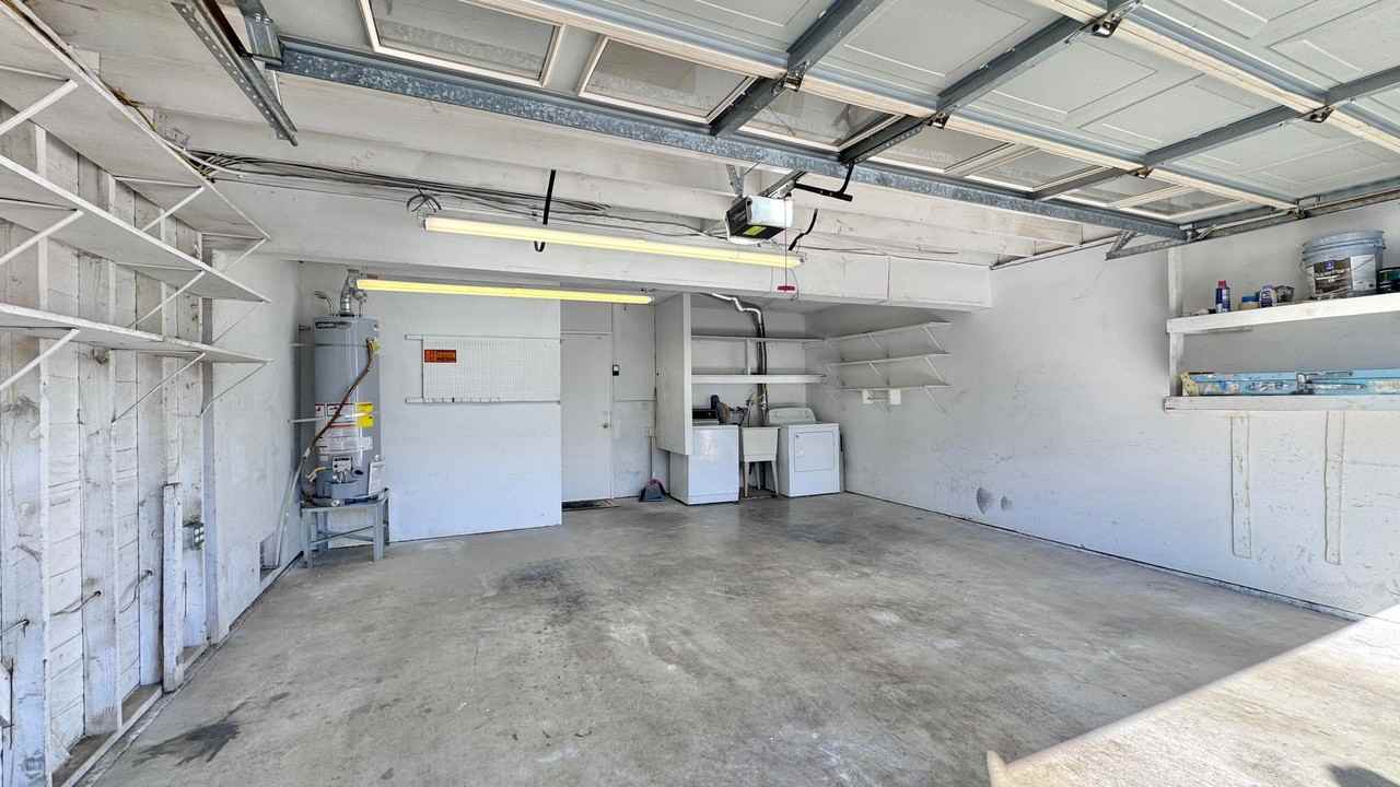 9847 Genesee Ave - Photo 7 of 34