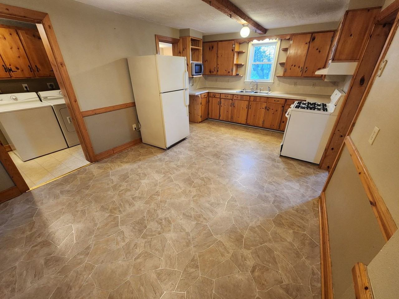 3221 Anthony Hwy - Photo 5 of 25