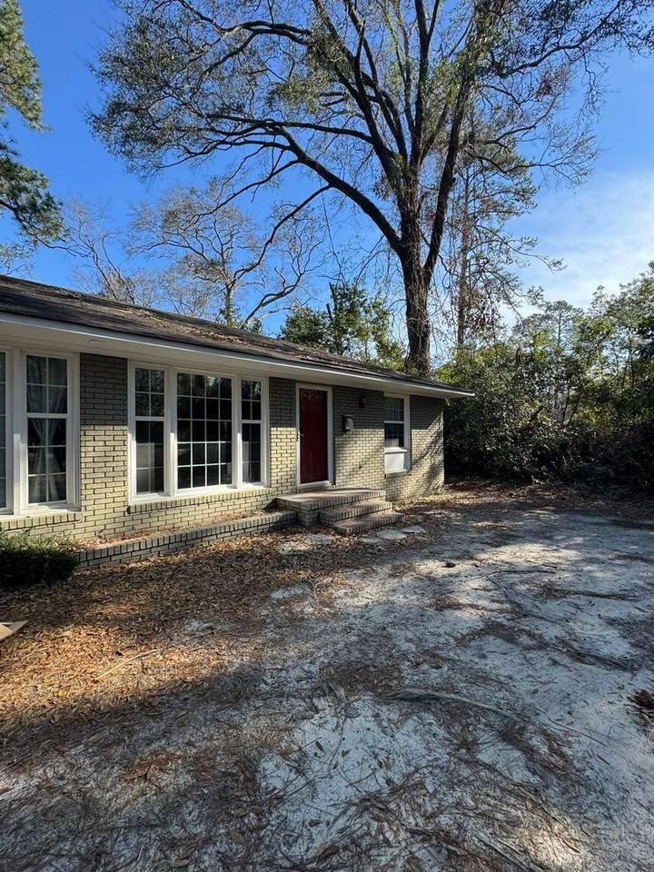 315 Brannen St #B - Photo 3 of 11