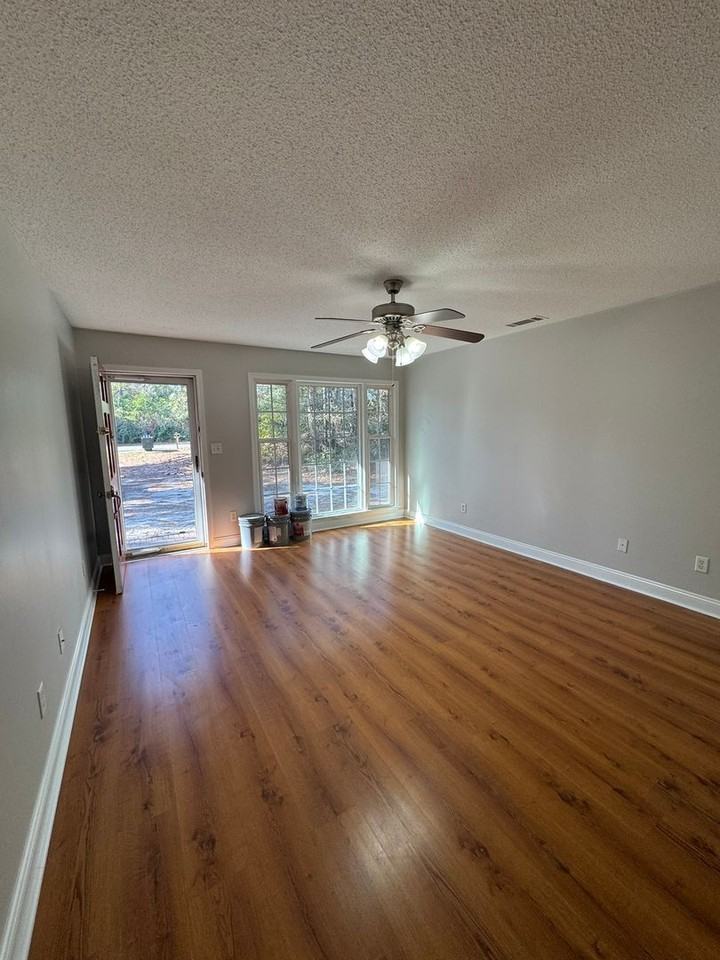 315 Brannen St #B - Photo 4 of 11
