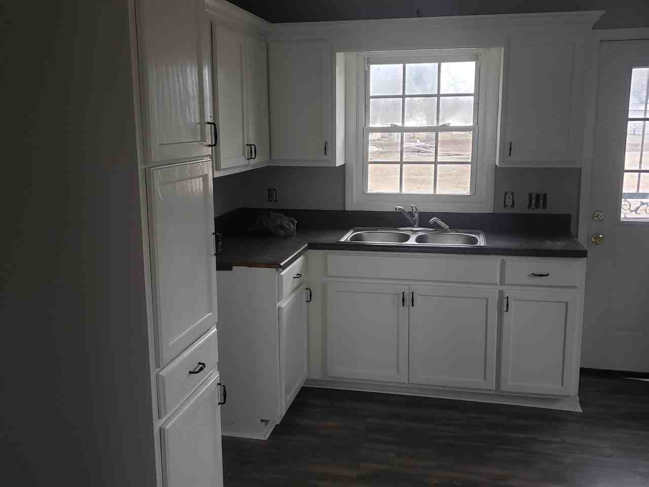 Williams Robinson - Photo 2 of 9