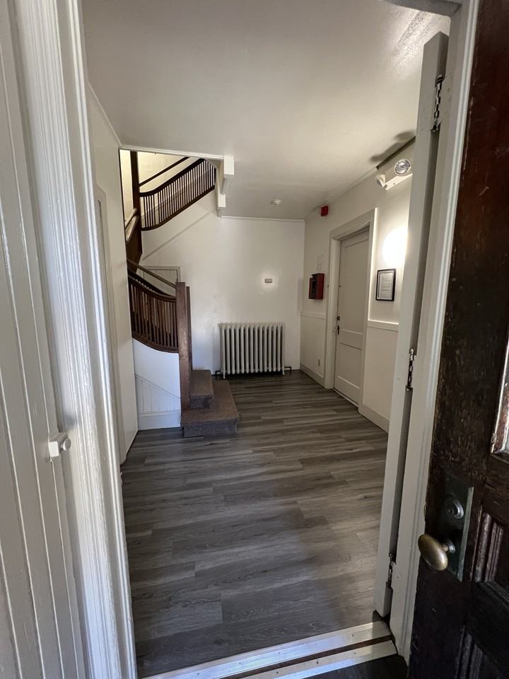 614 University Ave - Photo 7 of 50