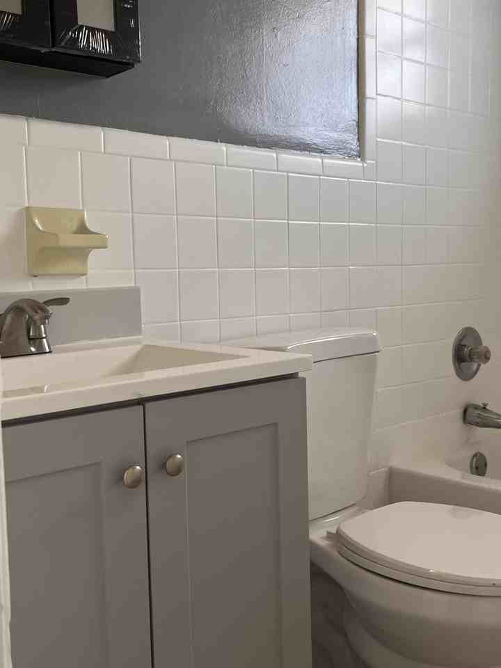 2258 Northwest 83rd Street, Unit B - Photo 2 of 8