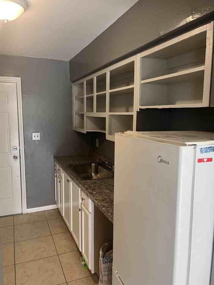 2258 Northwest 83rd Street, Unit B - Photo 4 of 8