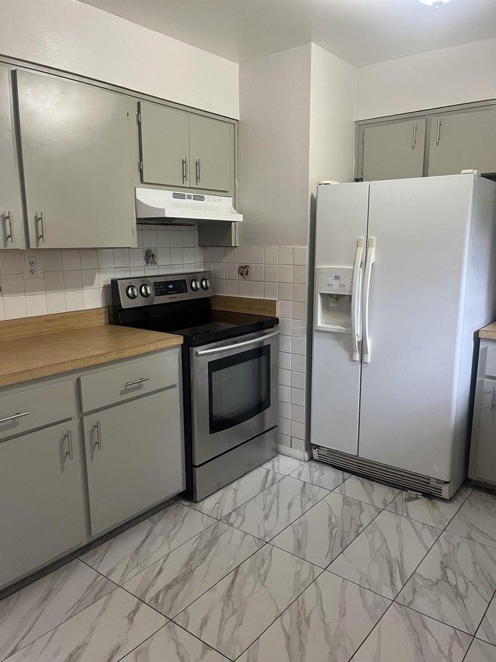 1304 Louis Court - Photo 4 of 39