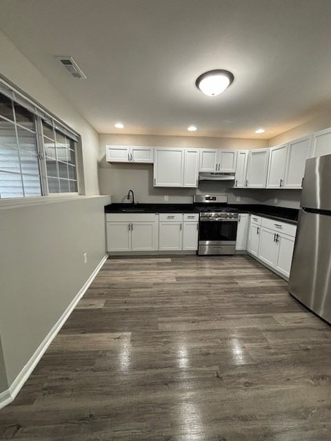3559 Ash Street - Photo 3 of 21