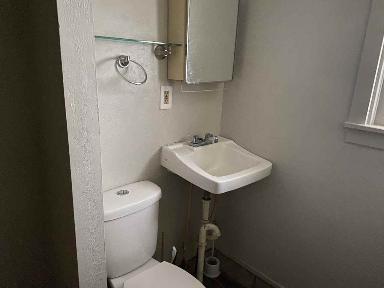 811 Saint Louis Avenue - Photo 3 of 24