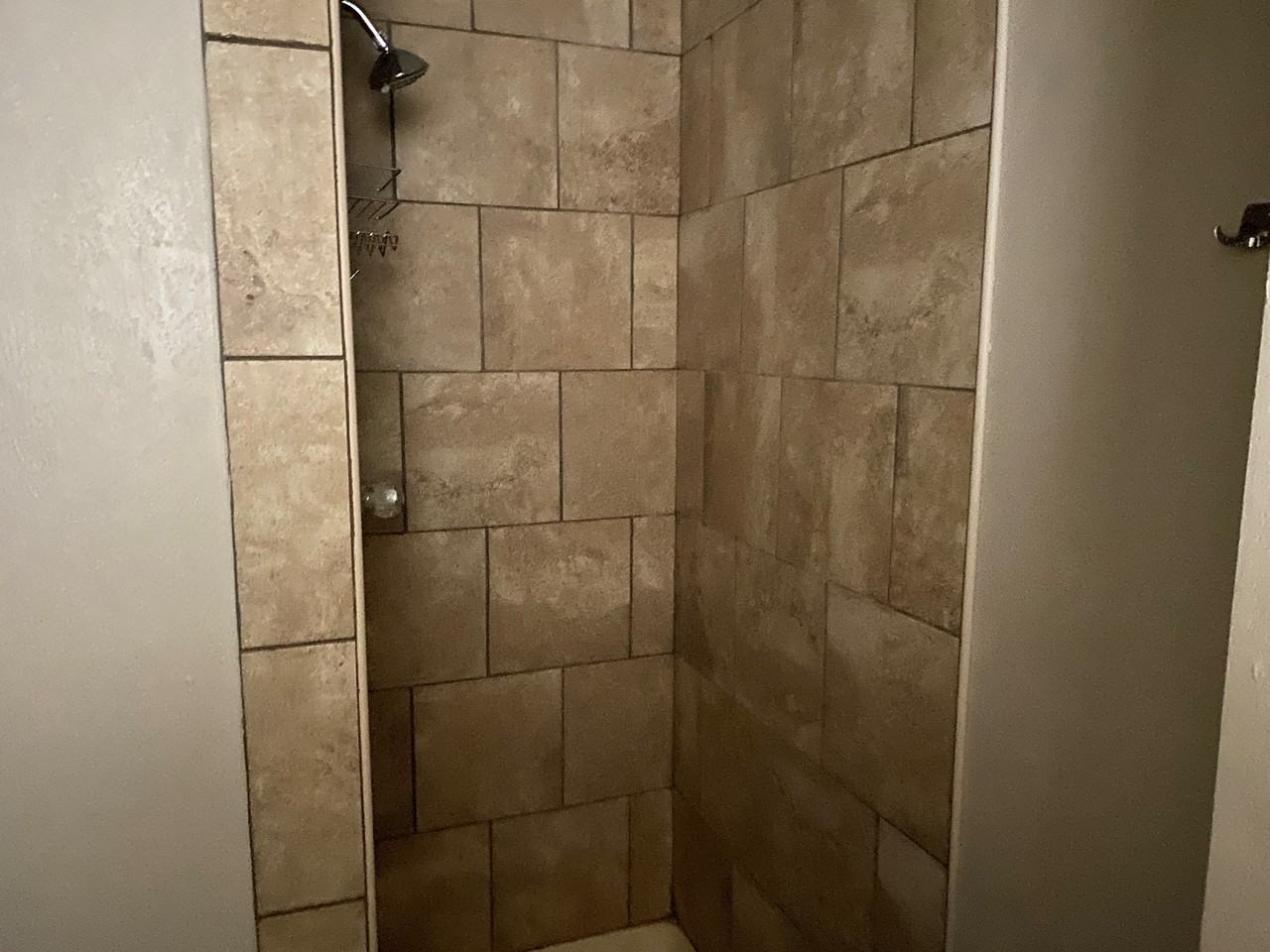 811 Saint Louis Avenue - Photo 6 of 24